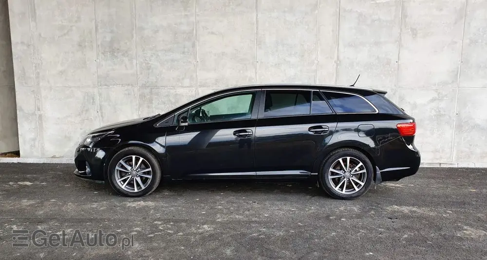 TOYOTA Avensis Combi 1.8 Multidrive S Executive