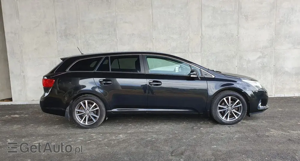 TOYOTA Avensis Combi 1.8 Multidrive S Executive