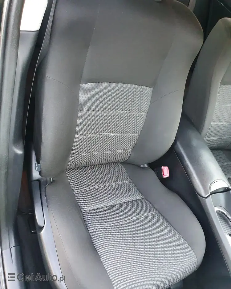 TOYOTA Avensis Combi 1.8 Multidrive S Executive