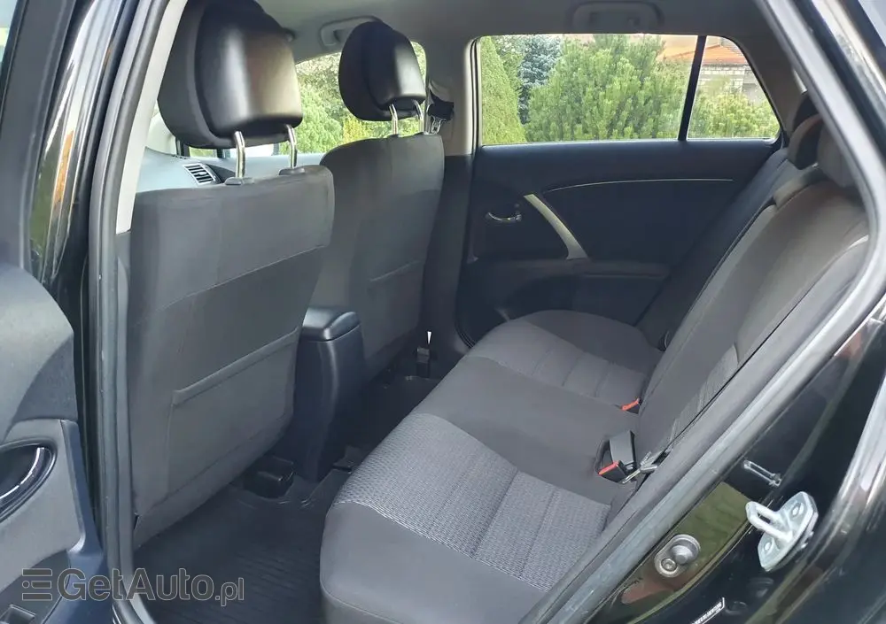 TOYOTA Avensis Combi 1.8 Multidrive S Executive