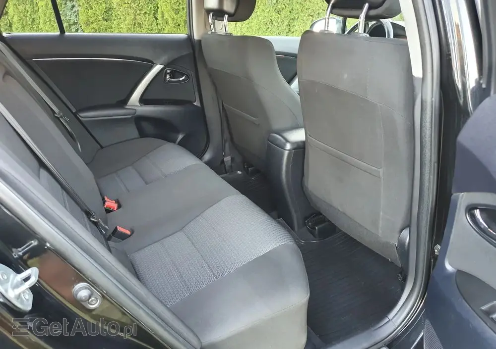 TOYOTA Avensis Combi 1.8 Multidrive S Executive