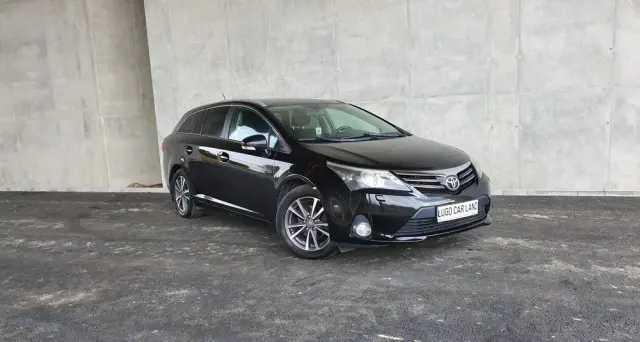 TOYOTA Avensis Combi 1.8 Multidrive S Executive