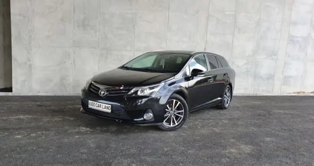 TOYOTA Avensis Combi 1.8 Multidrive S Executive