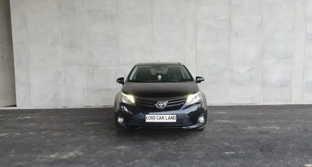 TOYOTA Avensis Combi 1.8 Multidrive S Executive