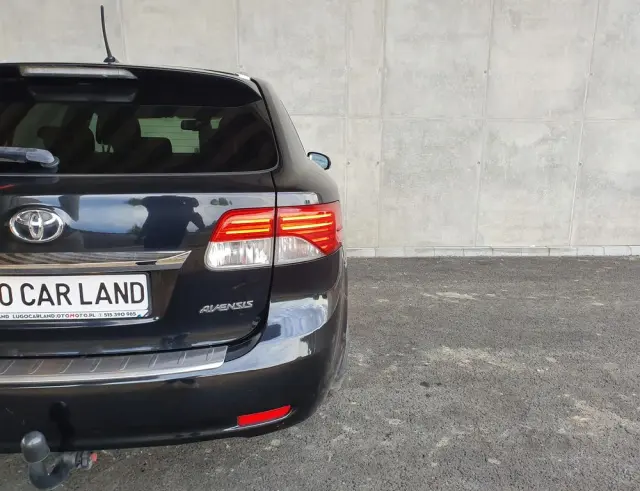 TOYOTA Avensis Combi 1.8 Multidrive S Executive