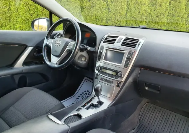 TOYOTA Avensis Combi 1.8 Multidrive S Executive