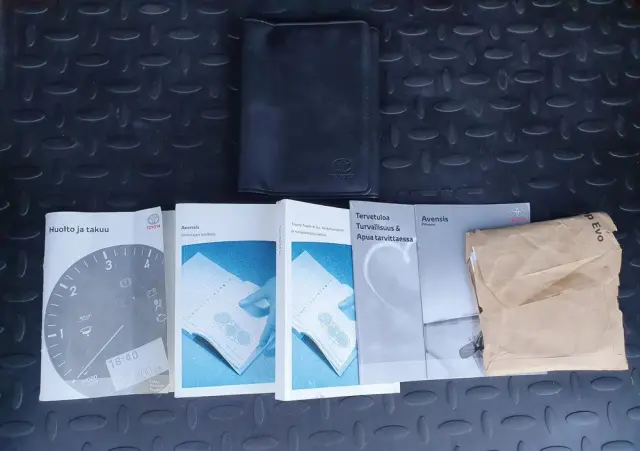 TOYOTA Avensis Combi 1.8 Multidrive S Executive