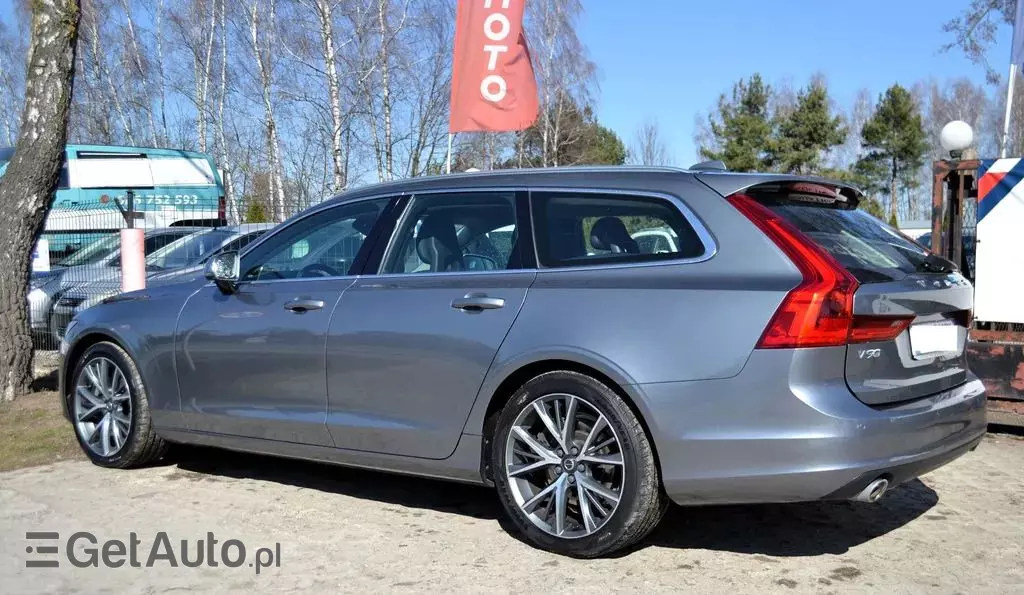 VOLVO V90 
