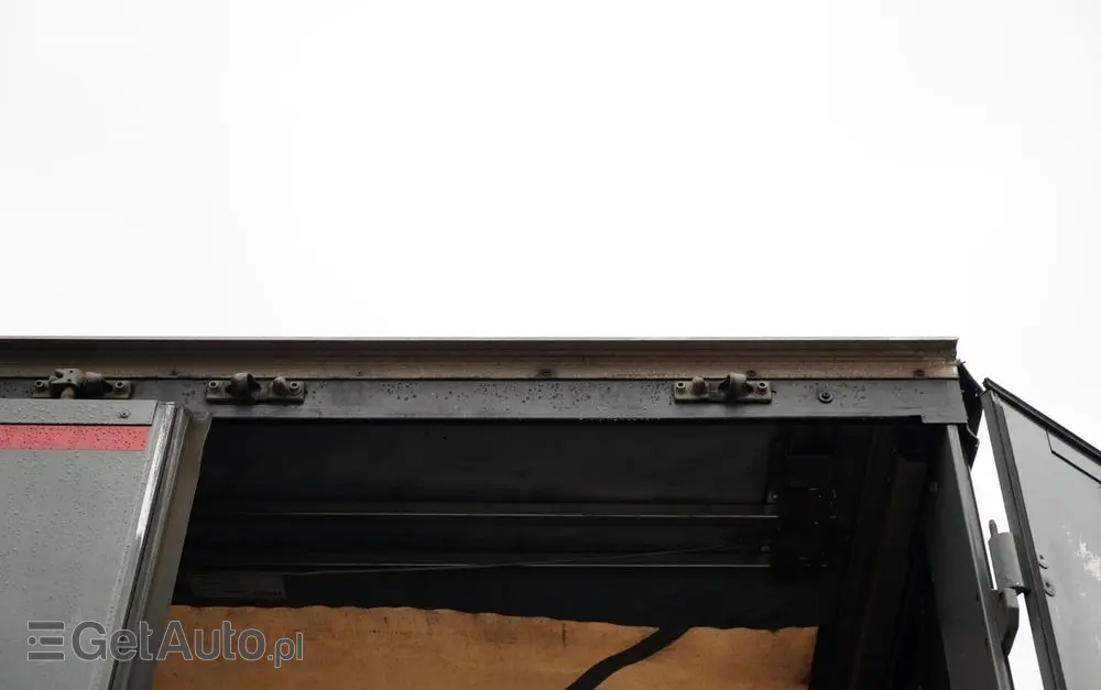 KÖGEL FIRANKA / STANDARD / WINDA 2 000 kg  / KOSZ NA PALETY / OŚ PODONOSZONA / SAF 