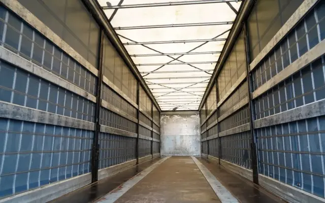 KÖGEL FIRANKA / STANDARD / WINDA 2 000 kg  / KOSZ NA PALETY / OŚ PODONOSZONA / SAF 