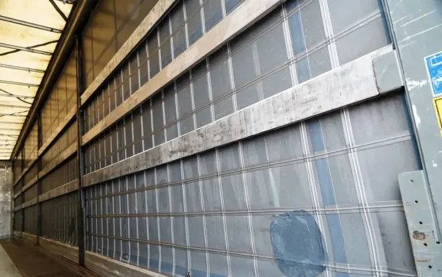 KÖGEL FIRANKA / STANDARD / WINDA 2 000 kg  / KOSZ NA PALETY / OŚ PODONOSZONA / SAF 