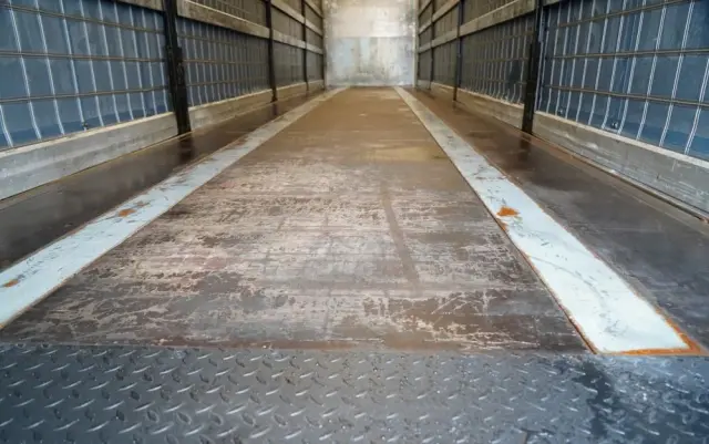 KÖGEL FIRANKA / STANDARD / WINDA 2 000 kg  / KOSZ NA PALETY / OŚ PODONOSZONA / SAF 