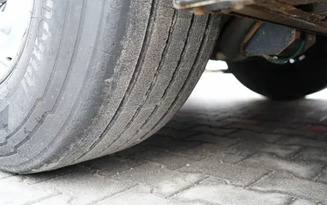 KÖGEL FIRANKA / STANDARD / WINDA 2 000 kg  / KOSZ NA PALETY / OŚ PODONOSZONA / SAF 