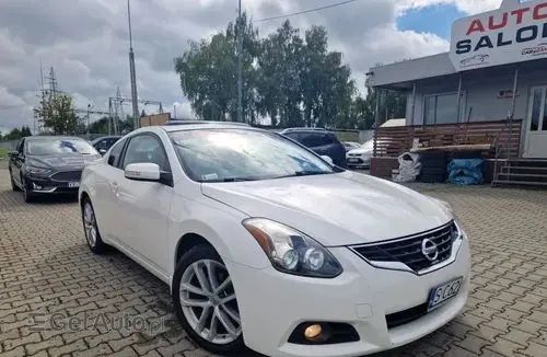 NISSAN Altima 