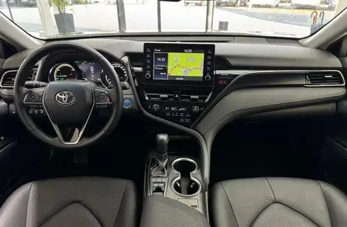 TOYOTA Camry 