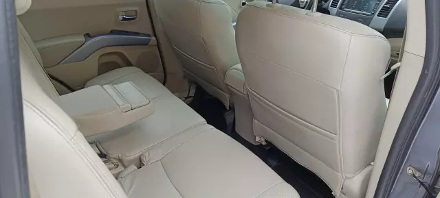 MITSUBISHI Outlander Instyle 4WD CVT