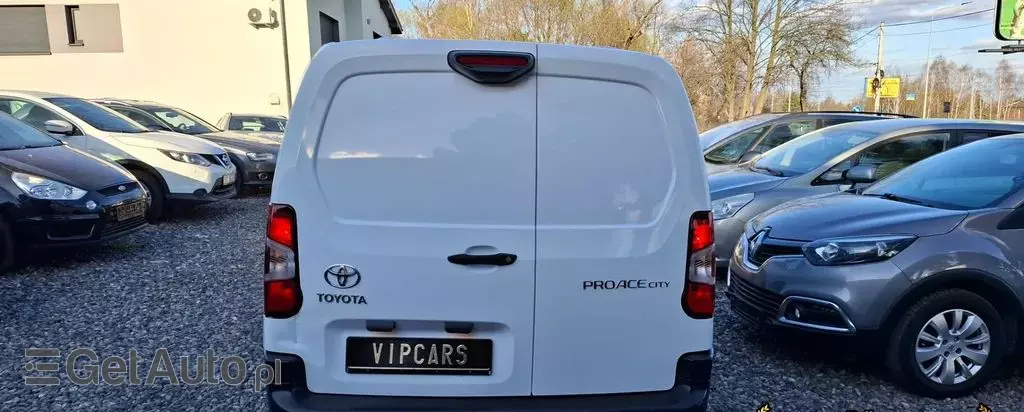 TOYOTA Proace 