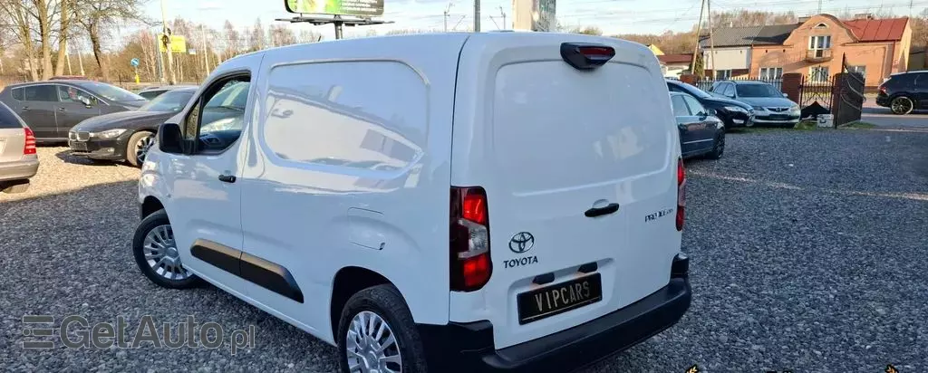TOYOTA Proace 