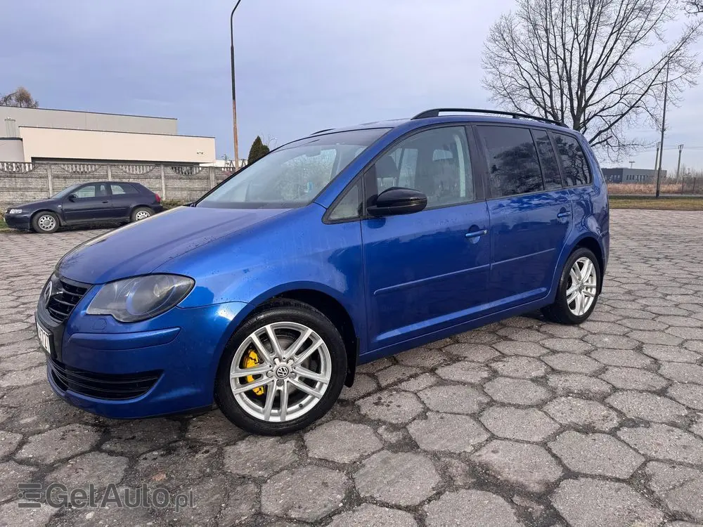 VOLKSWAGEN Touran 