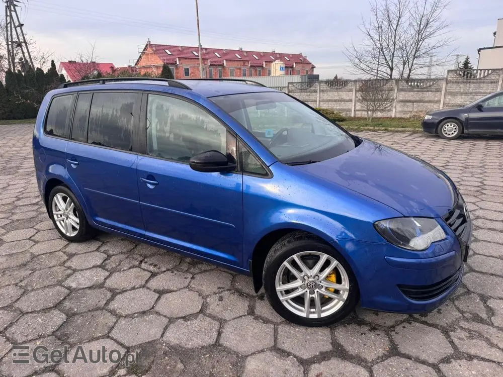 VOLKSWAGEN Touran 