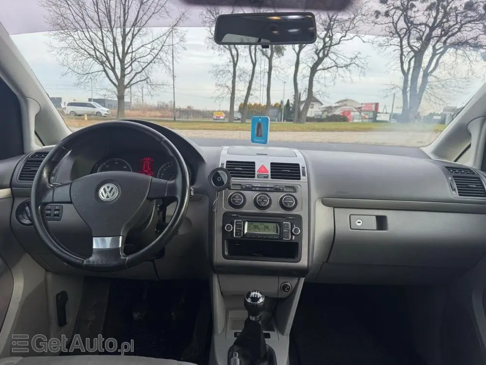 VOLKSWAGEN Touran 