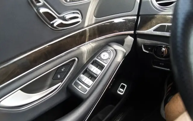 MERCEDES-BENZ Klasa S 500 4-Matic 7G-TRONIC