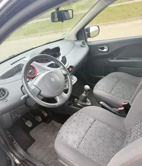 RENAULT Twingo 