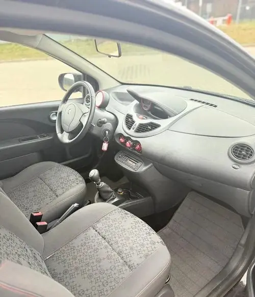 RENAULT Twingo 
