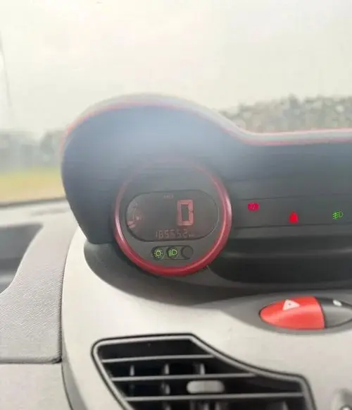 RENAULT Twingo 