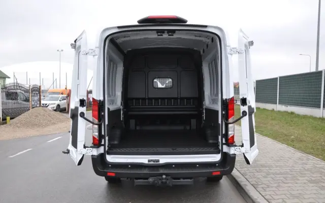 FORD TRANSIT L3H2 DCiV RWD TREND 7os BRYGADOWY FABRYCZNIE NOWY DOSTĘPNY OD RĘKI NA GWARANCJI 