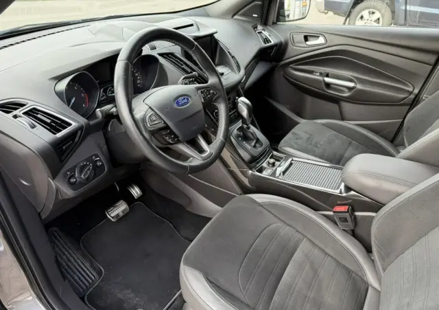 FORD Kuga 2.0 TDCi AWD ST-Line