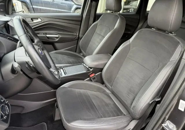 FORD Kuga 2.0 TDCi AWD ST-Line