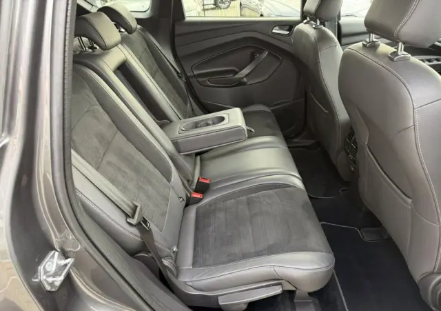 FORD Kuga 2.0 TDCi AWD ST-Line