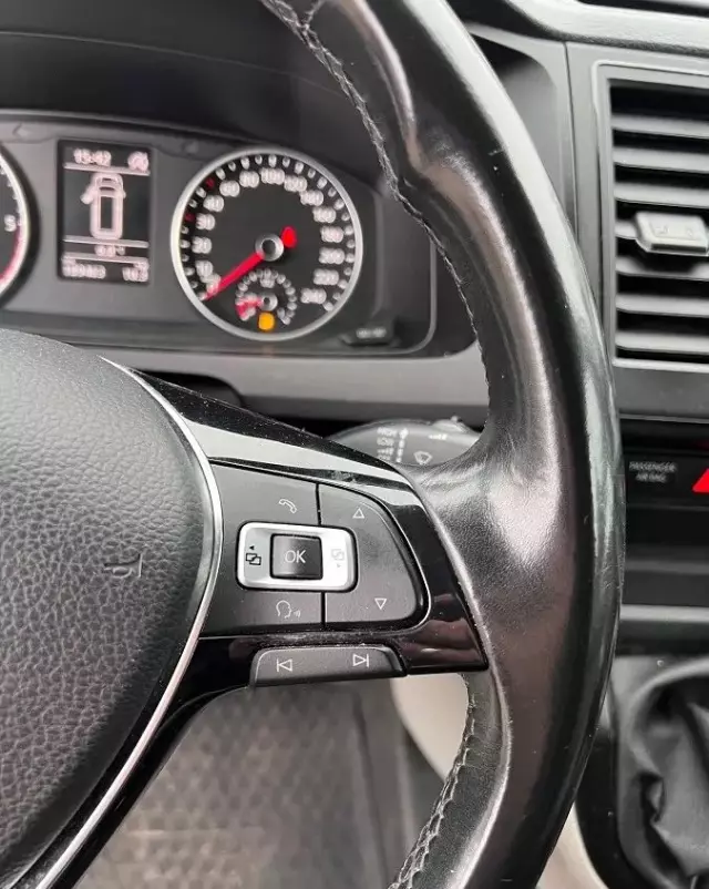 VOLKSWAGEN 2.0TDI 4Motion 150ps Transporter T6 Kamera Webasto SERWISOWANY!! 