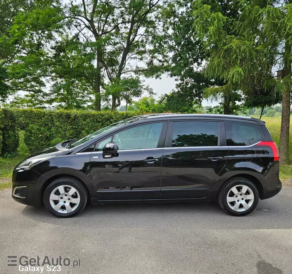 PEUGEOT 5008 155 THP Style