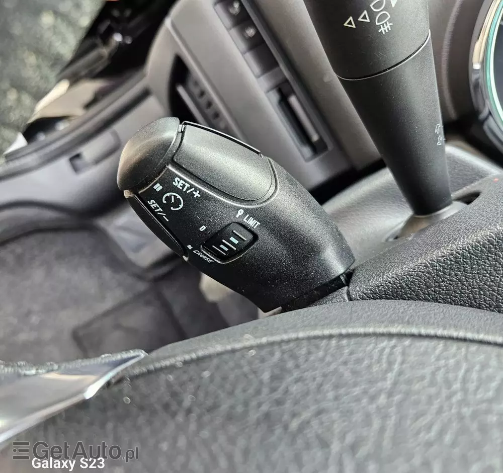 PEUGEOT 5008 155 THP Style