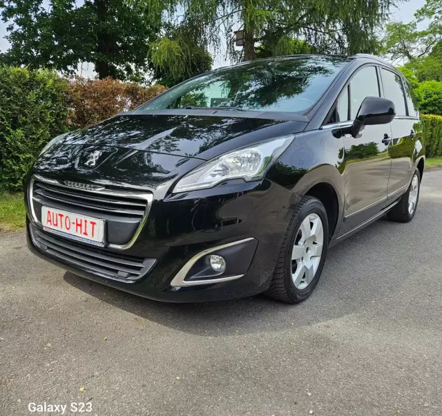 PEUGEOT 5008 155 THP Style