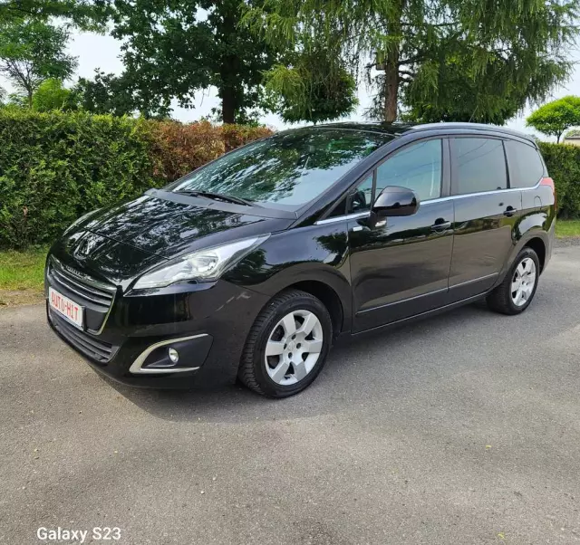 PEUGEOT 5008 155 THP Style