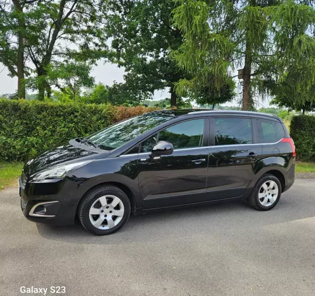 PEUGEOT 5008 155 THP Style