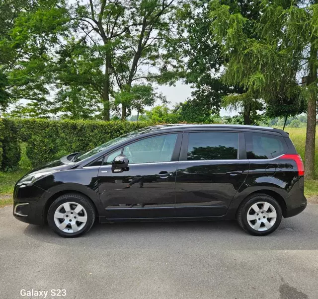 PEUGEOT 5008 155 THP Style