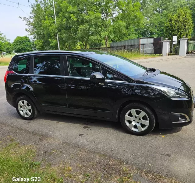 PEUGEOT 5008 155 THP Style