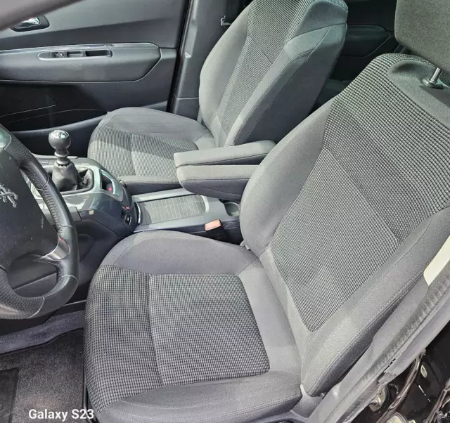 PEUGEOT 5008 155 THP Style