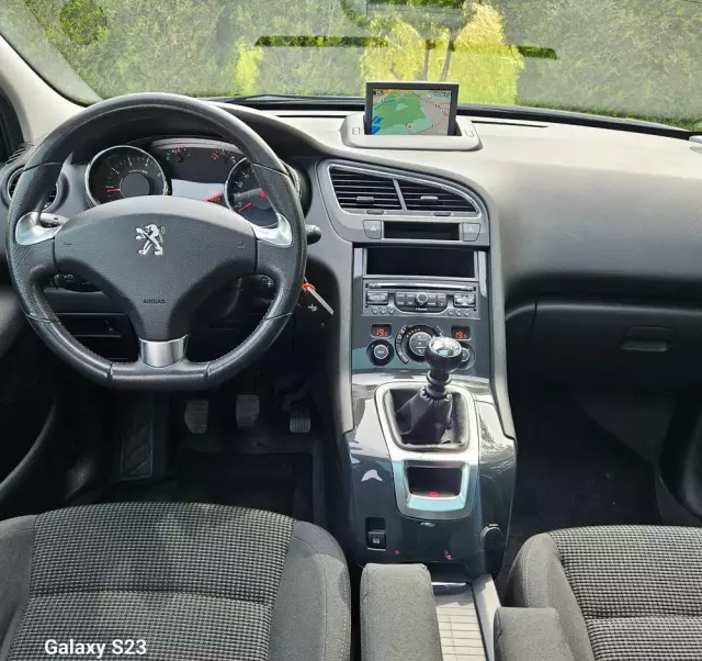 PEUGEOT 5008 155 THP Style