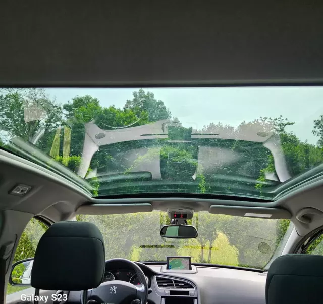 PEUGEOT 5008 155 THP Style