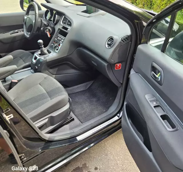 PEUGEOT 5008 155 THP Style