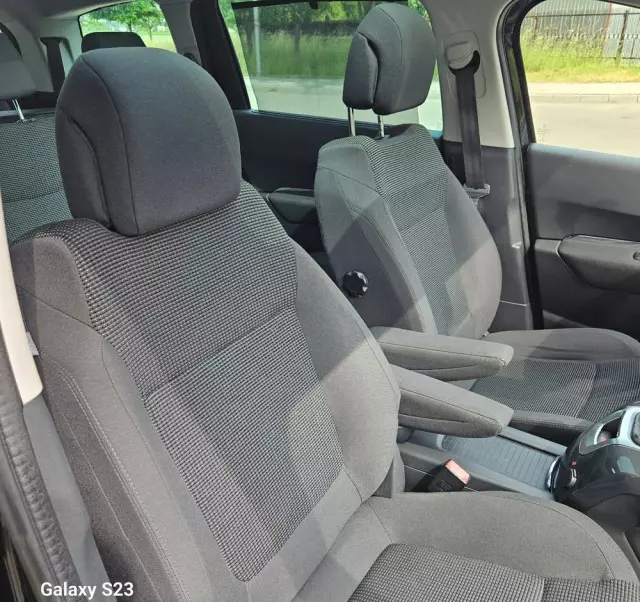 PEUGEOT 5008 155 THP Style