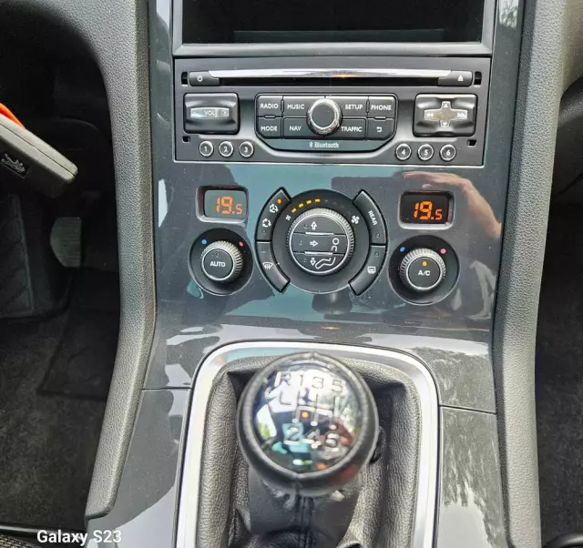 PEUGEOT 5008 155 THP Style