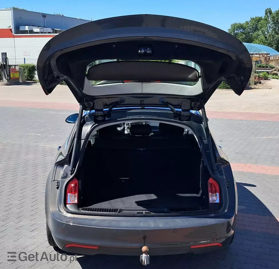 OPEL Insignia 1.6 ECOTEC DI Turbo Sports Tourer Business Edition