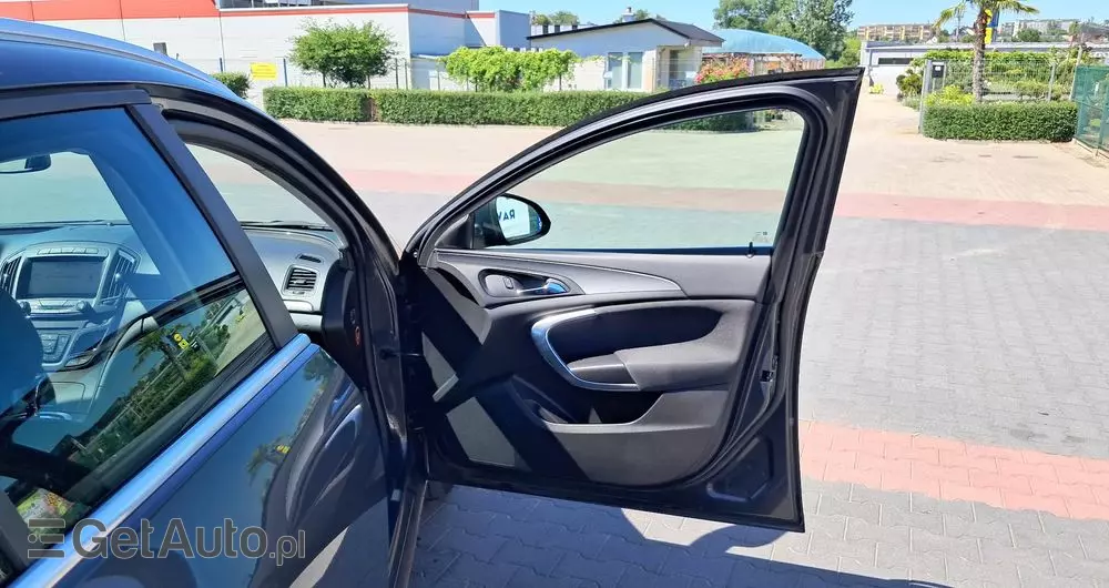 OPEL Insignia 1.6 ECOTEC DI Turbo Sports Tourer Business Edition