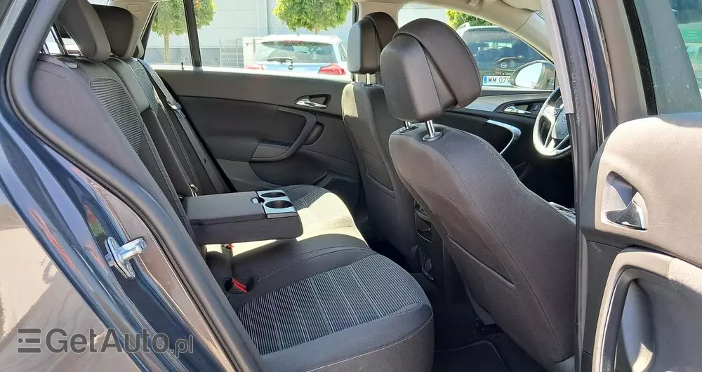 OPEL Insignia 1.6 ECOTEC DI Turbo Sports Tourer Business Edition